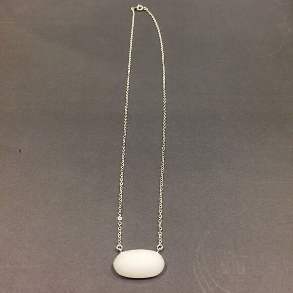 Healing Stone Semi Precious White Quartz - Picture 2 of 6